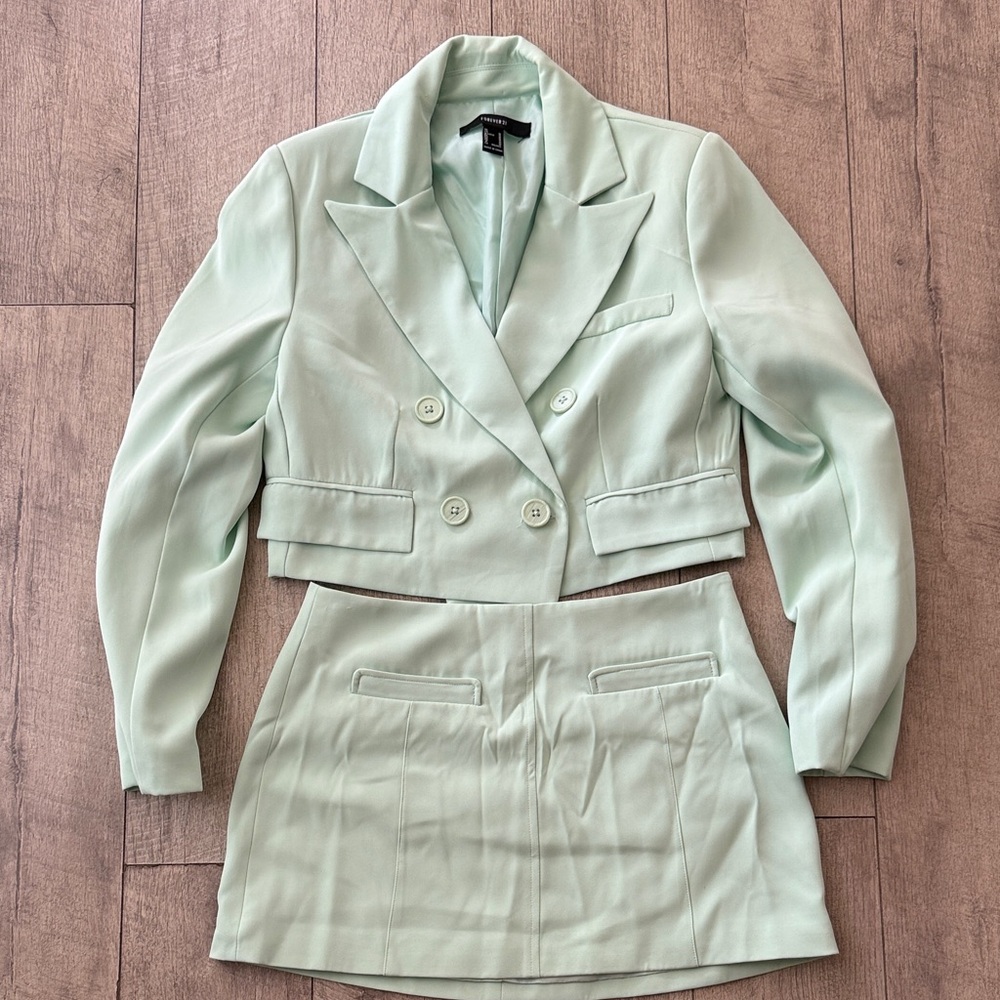 Mint Green Double-Breasted Women's Blazer and Skirt Set